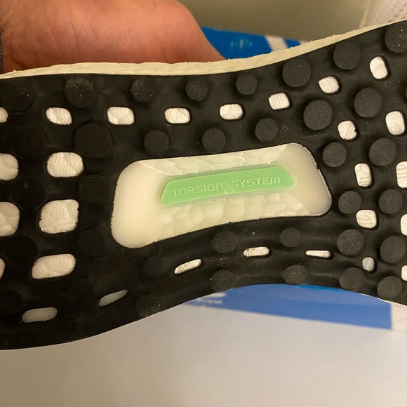 Adidas ultraboost 1.0 Brand New - Picture 5 of 6